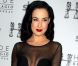 Dita Von Teese : décolleté envoûtant et transparence pour un show torride
