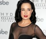 Dita Von Teese pose pour la soirée au Hyde Bellagio, un club de Las Vegas le 14 janvier 2012