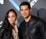 Jesse Metcalfe et Cara Santana en avril 2011 à Los Angeles 