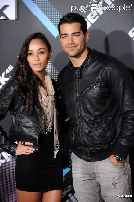 Jesse Metcalfe et Cara Santana en avril 2011 à Los Angeles 