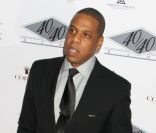 Jay-Z tranquille à l\'occasion de la réouverture du club 40/40 dont il est le patron, à New York le 18 janvier 2012