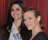 Lorie, auprès d'une jolie dauphine et de ses fans, resplendit !