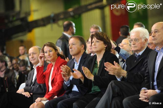 Laurent Fabius, Ségolène Royal, Martine Aubry, Lionel Jospin... Les ténors du Parti socialiste lors du rassemblement de François Hollande au Bourget, le 22 janvier 2012.