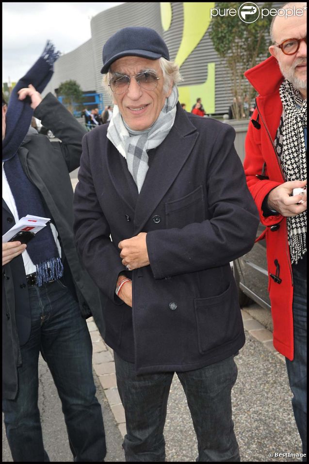 Gérard Darmon et Christian Lacroix lors du rassemblement de François Hollande au Bourget, le 22 janvier 2012.