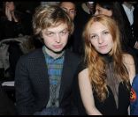 Joséphine de la Baume et son frère au défilé Etam