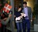 La princesse Marie et du prince Joachim de Danemark ont quitté la maternité avec leur bébé le 27 janvier à 11h08 pour rejoindre le domicile familial, non sans faire un passage obligé devant des médias en liesse.