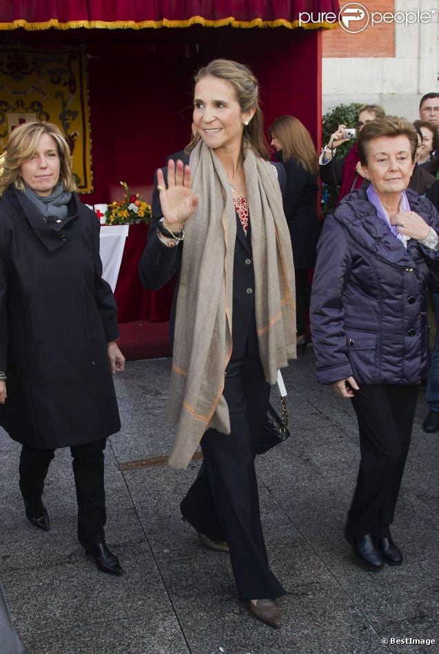 L'infante Elena d'Espagne en novembre 2011. A cette date, le scandale Noos n'a pas encore éclaté, et elle ne cherche pas à se cacher d'une presse avide... 