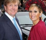Le couple princier le 25 janvier 2012 à La Haye. Le prince Willem-Alexander des Pays-Bas et la princesse Maxima se sont mariés le 2 février 2002 à Amsterdam. Le 2 février 2012, ils célébraient leurs noces d'étain.