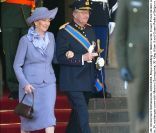  La reine Paola et le roi Albert II de Belgique au mariage de Willem-Alexander et Maxima des Pays-Bas. 
 Le prince Willem-Alexander des Pays-Bas et la princesse Maxima se sont mariés le 2 février 2002 à Amsterdam. Le 2 février 2012, ils célébraient leurs noces d'étain. 