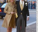  Le prince Constantijn et la princesse Laurentien au mariage de Willem-Alexander et Maxima des Pays-Bas. 
 Le prince Willem-Alexander des Pays-Bas et la princesse Maxima se sont mariés le 2 février 2002 à Amsterdam. Le 2 février 2012, ils célébraient leurs noces d'étain. 