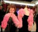 Régine ouvre sa garde-robe et affole les fans de mode vintage