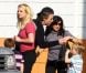Britney Spears, bien entourée de ses enfants Sean Preston et Jayden James, de sa maman Lynne et de son chéri Jason, à Los Angeles, le 29 janvier 2012.