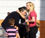 Britney Spears avec ses enfants Sean Preston et Jayden James, de sa maman Lynne et de son chéri Jason, à Los Angeles, le 29 janvier 2012.