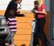 Britney Spears, entourée de ses enfants Sean Preston et Jayden James, de sa maman Lynne et de son chéri Jason, à Los Angeles, le 29 janvier 2012.