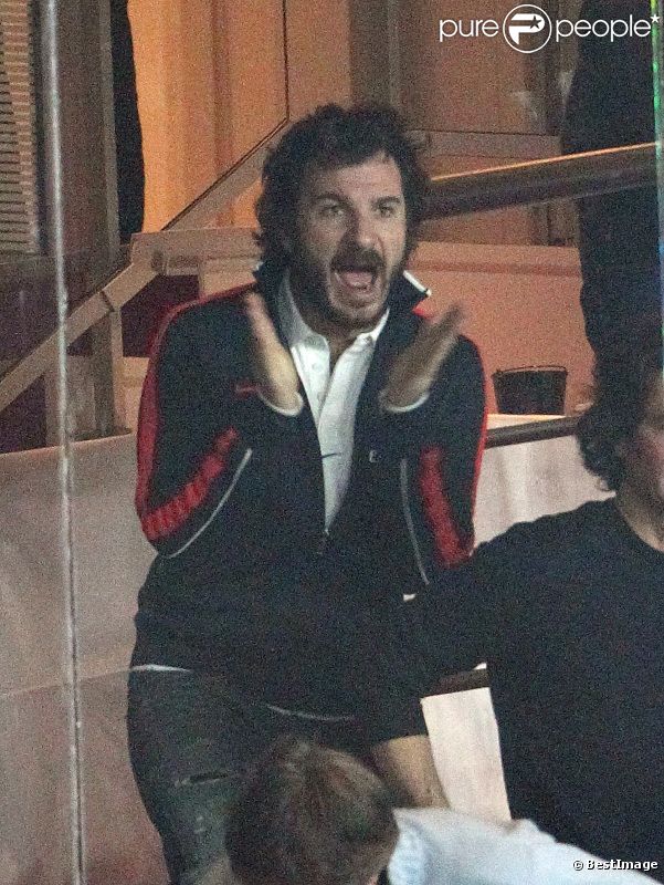 Michaël Youn en supporter acharné le 4 février 2012 au Parc des Princes à Paris lors du match entre le PSG et l'Evian TG (3-1)