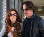 Kate Walsh et son amoureux Chris Case, à l\'aéroport de Los Angeles, le 4 février 2012