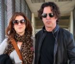 Kate Walsh et son amoureux Chris Case, à l\'aéroport de Los Angeles, le 4 février 2012