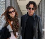 Kate Walsh et son amoureux Chris Case, à l\'aéroport de Los Angeles, le 4 février 2012
