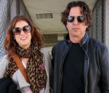 Kate Walsh : Dans les bras de son amoureux, elle rayonne