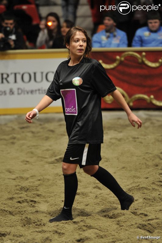 Dounia Coesens le 11 février 2012 au chapiteau de Fontvieille de Monaco pour l'évèénement Le Show Beach Soccer le Tournoi des célébrités
