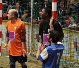 Vincent Lagaf' et Ramzy le 11 février 2012 au chapiteau de Fontvieille de Monaco pour l'événement Le Show Beach Soccer le Tournoi des célébrités