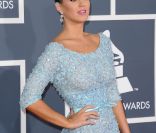Katy Perry en Elie Saab sur le tapis rouge de la 54e soirée des Grammy Awards, le 12 février 2012 au Staples Center de Los Angeles.