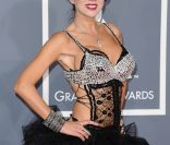 Nadeea sur le tapis rouge de la 54e soirée des Grammy Awards, le 12 février 2012 au Staples Center de Los Angeles.