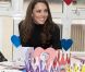 Catherine, duchesse de Cambridge, était en déplacement à Liverpool le 14 février 2012 pour sa deuxième mission officielle : en cette Saint-Valentin sans le prince William, le public était là pour la combler d'amour, à l'occasion de ses visites du bar sans alcool The Brink et de l'hôpital pour enfants Alder Hey.