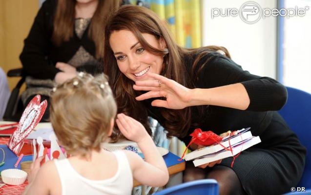 Au Alder Hey Children's Hospital, la duchesse de Cambridge a dévoilé avec le jeune Ethan Harris une plaque inaugurant la Maison Ronald McDonald's. Elle a également visité le service des brûlés et le service oncologie.  Catherine, duchesse de Cambridge, était en déplacement à Liverpool le 14 février 2012 pour sa deuxième mission officielle : en cette Saint-Valentin sans le prince William, le public était là pour la combler d'amour, à l'occasion de ses visites du bar sans alcool The Brink et de l'hôpital pour enfants Alder Hey.