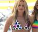 Ashley Tisdale pose pour la marque Op Surf, le vendredi 10 février à  Venice Beach. Un shooting auquel participaient également Sarah Hyland,  Austin Stowell, et Matt Lanter.