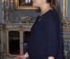 La princesse Victoria de Suède, enceinte de huit mois, prenait part le 21 février 2012 à un déjeuner en l'honneur de la présidente sortante de la Finlande, Tarja Halonen, au palais royal, à Stockholm.