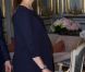 La princesse Victoria de Suède, enceinte de huit mois, prenait part le 21 février 2012 à un déjeuner en l'honneur de la présidente sortante de la Finlande, Tarja Halonen, au palais royal, à Stockholm.