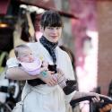 PHOTOS : découvrez la petite fille de Milla Jovovich !