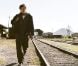   Sam Riley dans  Sur la route  de Walter Salles.