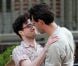 Daniel Radcliffe batifole joyeusement au côté d'Elizabeth Olsen en bigoudis