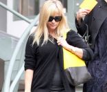 Reese Witherspoon à Los Angeles le 29 mars 2012 ne peut plus cacher son ventre rond