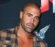 Sofiane lors du photocall des Anges de la télé-réalité 4 : Club Hawaï chez NRJ le 30 mars 2012 à Paris