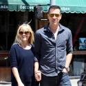Reese Witherspoon, enceinte : Dans les bras de son mari, elle rayonne