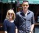 Reese Witherspoon, enceinte : Dans les bras de son mari, elle rayonne