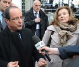 Vincennes : François Hollande conquérant devant Valérie Trierweiler et les siens