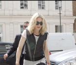 Madonna avec sa culotte de grand'mère...