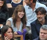 Charlotte Gainsbourg et Yvan Attal lors de la finale Federer-Nadal