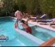Geoffrey finit tout nu dans la piscine dans Les Anges de la télé-réalité 4 le mercredi 2 mai 2012 sur NRJ 12