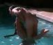 Geoffrey finit tout nu dans la piscine dans Les Anges de la télé-réalité 4 le mercredi 2 mai 2012 sur NRJ 12