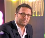 Arthur sur le plateau de  Touche pas à mon poste  sur France 4, le jeudi 3 mai 2012.