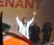 Yannick noah sur la scène place de la Bastille pour la victoire de François Hollande, le 6 mai 2012.