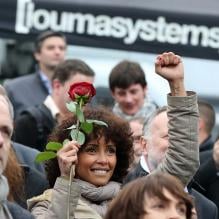 Sonia Rolland place de la Bastille pour la victoire de François Hollande, le 6 mai 2012.