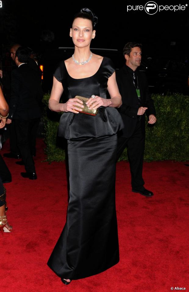 Linda Evangelista, le 7 mai 2012, au Met Gala 2012. New York