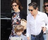 Linda Evangelista, le 6 mai 2012, en compagnie de son fiancé Peter Morton et de son fils Augustin, 5 ans. New York