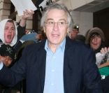 We Will Rock You : Les 10 ans célébrés avec Robert De Niro et... Samantha Fox !
